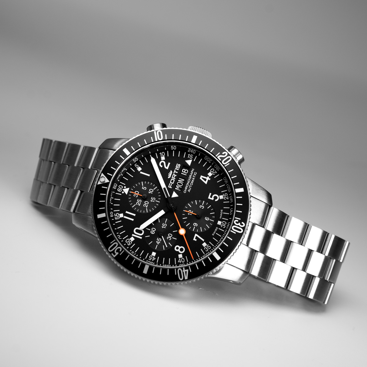 オフィシャル・コスモノート・クロノグラフ