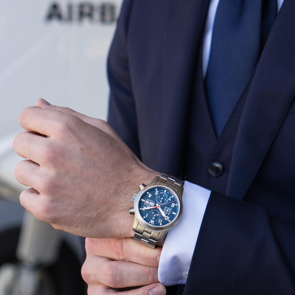 PC-7チーム エアロマスター クロノグラフ