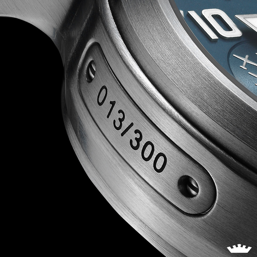 PC-7チーム エアロマスター クロノグラフ