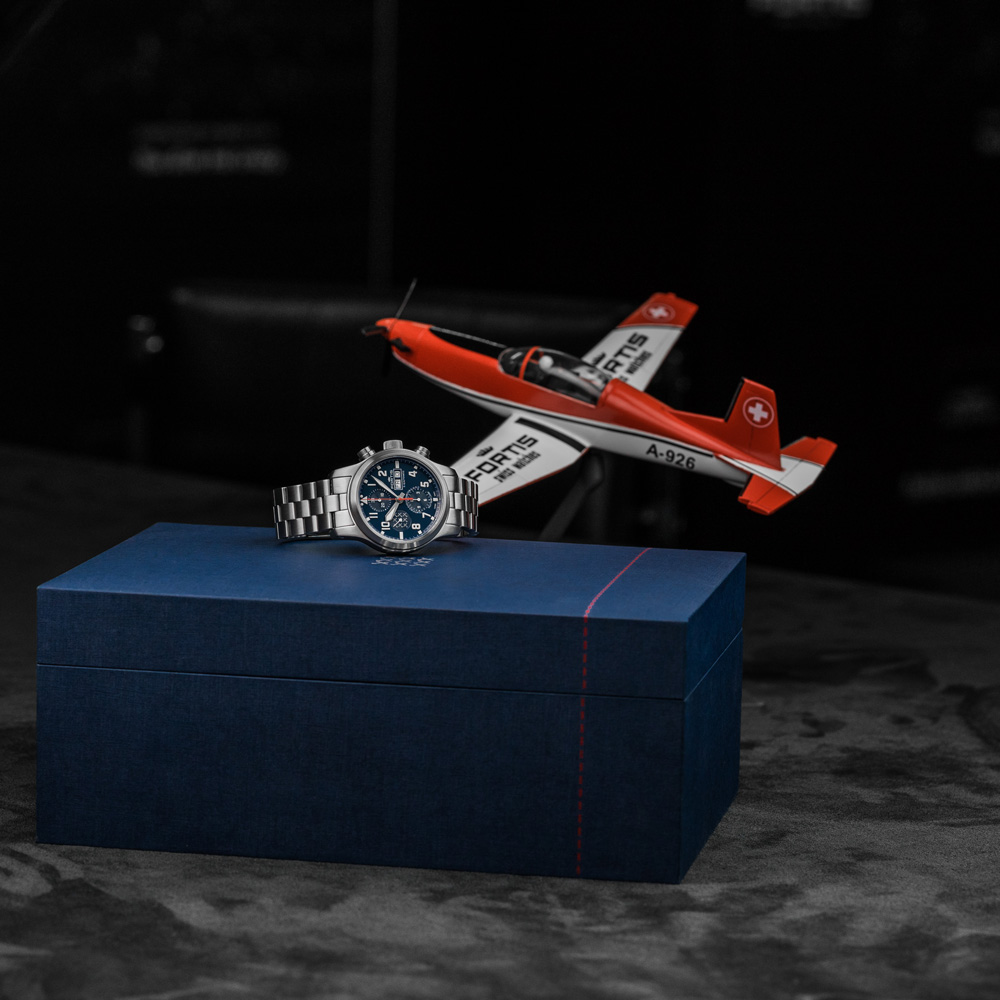 PC-7チーム エアロマスター クロノグラフ