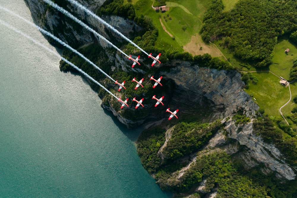 9機の驚くべき飛行隊